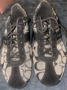 Vintage Coach Women's Monogram Sneakers Size 7.5 Jayme